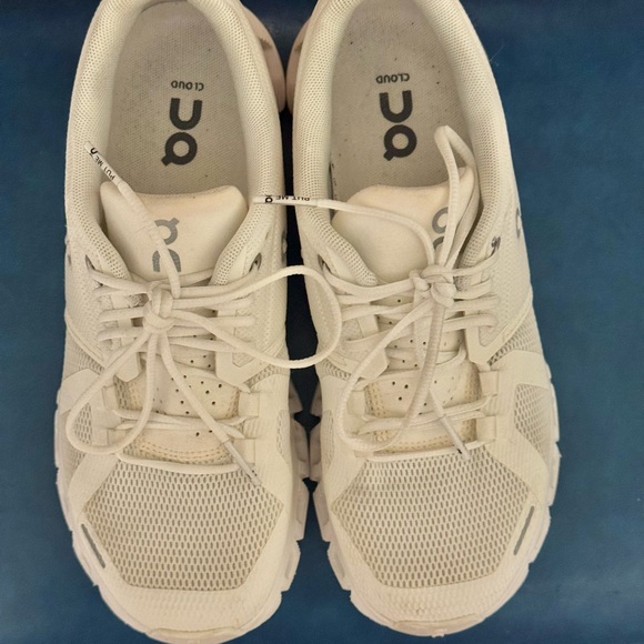 Pre-owned On Women's Cloud 5 size 5.5 Undyed shoes - Picture 1 of 7